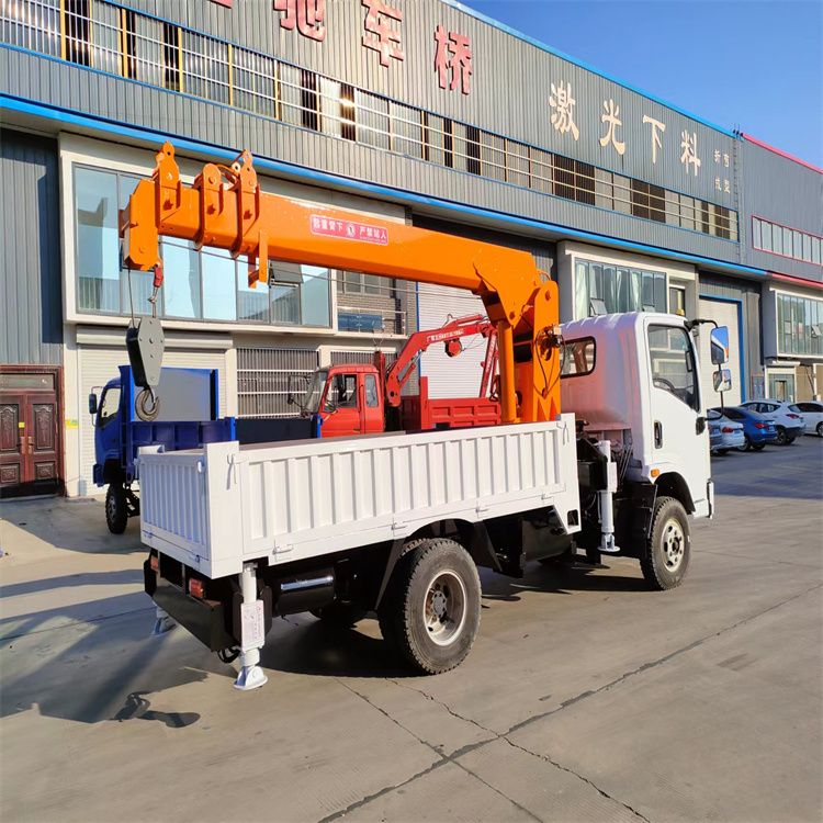 水磨沟区三轮随车吊定制 农用改装机自备吊中瑞长期出售